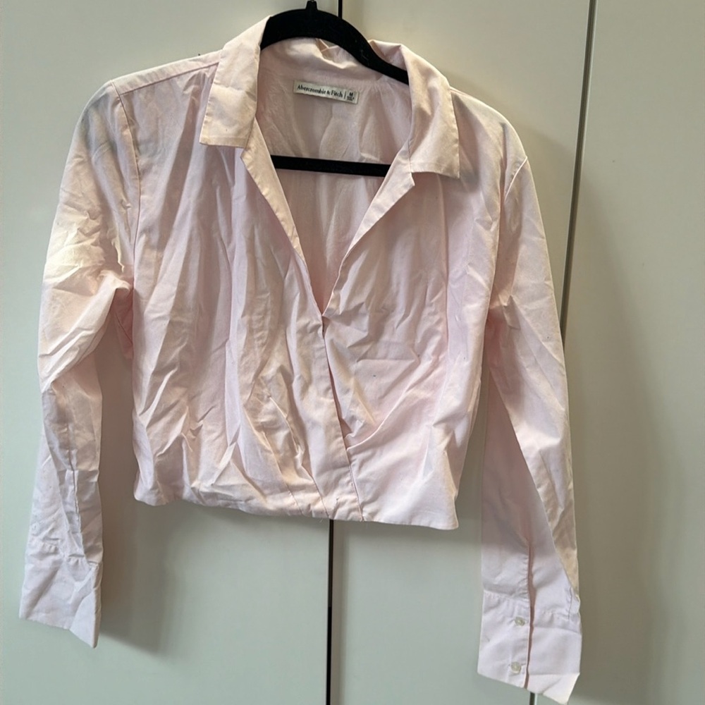 Pink cropped Abercrombie long sleeve blouse